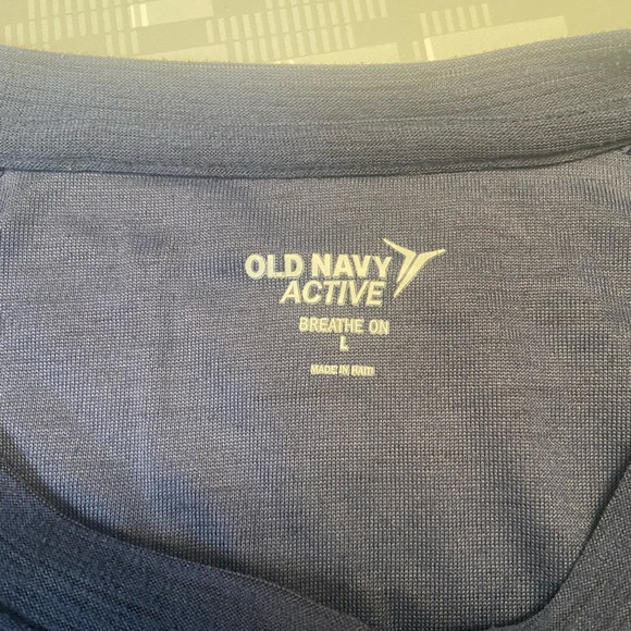 Old Navy Active Breathe On T-shirt - Picture 3 of 4